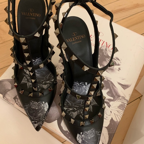 Valentino Rock Studs - Picture 2 of 6